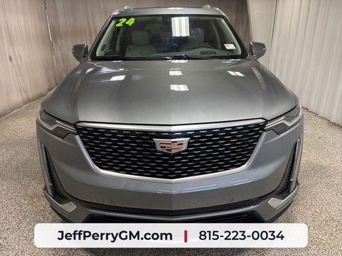 Used 2024 Cadillac XT6 Premium Luxury w/ Technology Package AWD/4WD image 7