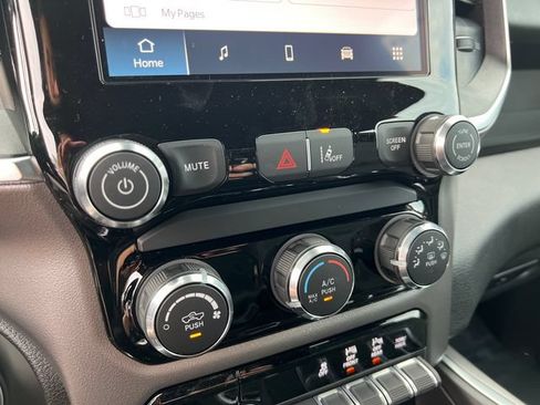 New 2026 RAM 1500 Express AWD/4WD image 19