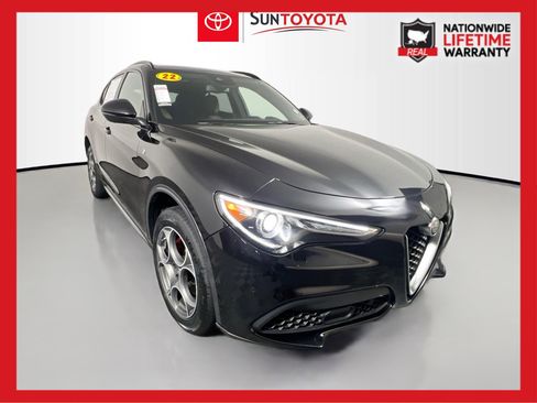 Used 2022 Alfa Romeo Stelvio Ti image 1