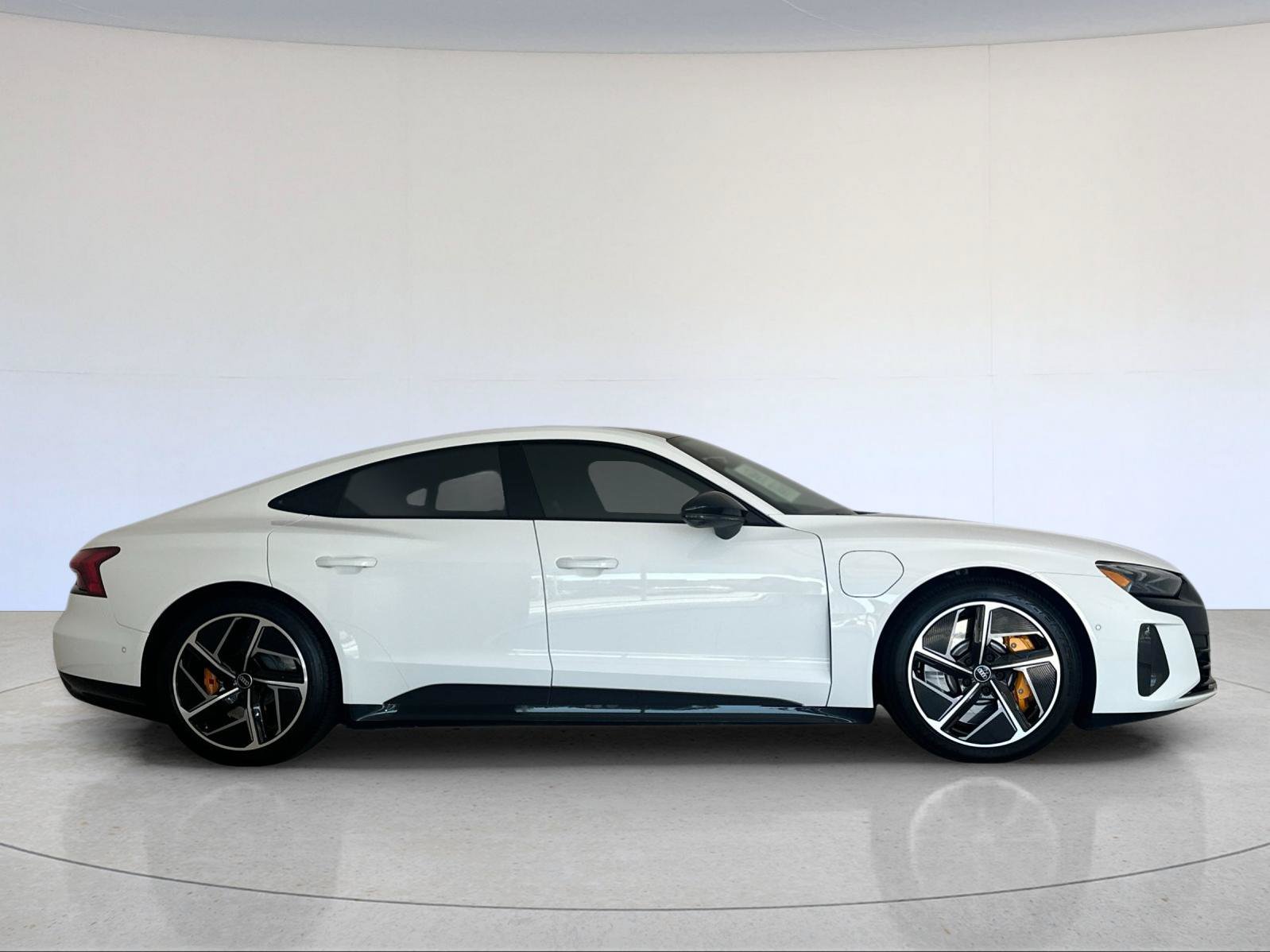 Used 2023 Audi RS e-tron GT w/ Carbon Performance Package AWD/4WD image 7