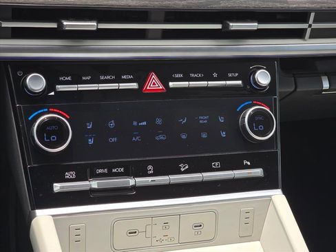 New 2026 Hyundai Santa Fe Limited FWD image 18