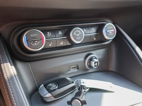 New 2025 Alfa Romeo Stelvio Sprint image 17