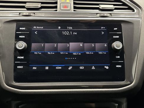 Used 2023 Volkswagen Tiguan SE image 17