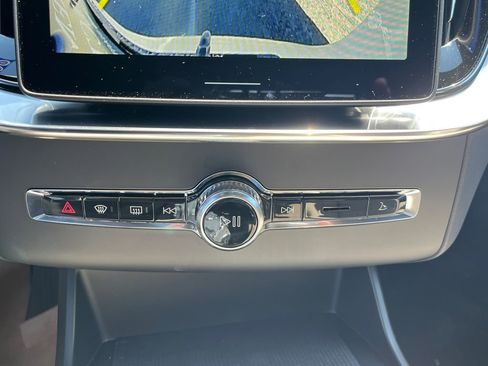 New 2026 Volvo XC90 T8 Ultra w/ Protection Package Premier AWD/4WD image 17