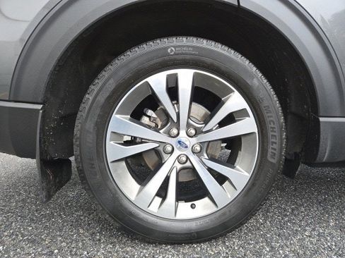 Used 2020 Ford Explorer Platinum w/ Premium Technology Package image 11