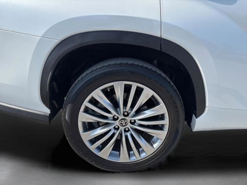 Used 2023 Toyota Highlander Platinum image 49
