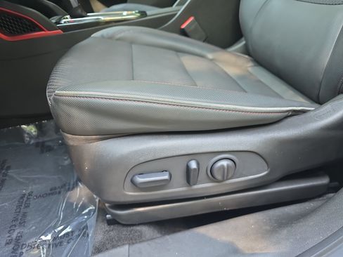 Used 2023 Chevrolet TrailBlazer RS w/ Sun and Liftgate Package FWD image 29