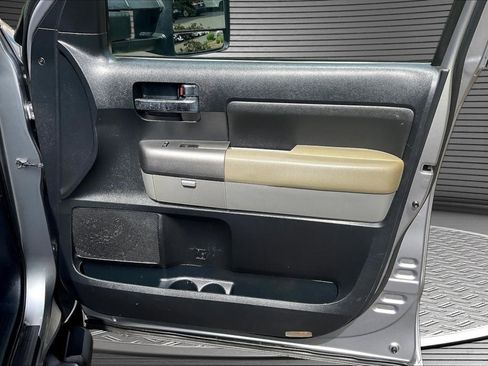 Used 2010 Toyota Tundra 4x4 Double Cab image 26