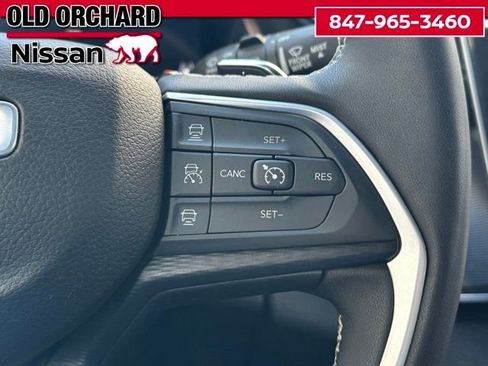 Used 2023 Jeep Grand Cherokee Altitude image 21