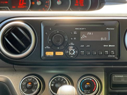 Used 2013 Scion xB FWD image 24