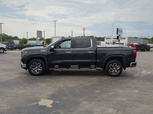 Used 2023 GMC Sierra 1500 SLT w/ SLT Premium Package AWD/4WD image 8