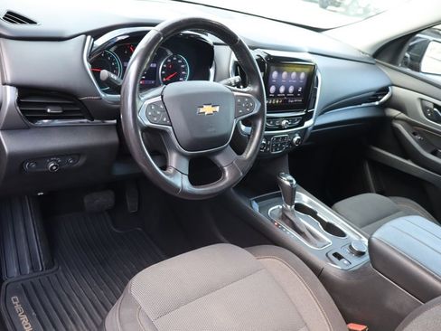Used 2020 Chevrolet Traverse LT FWD image 5