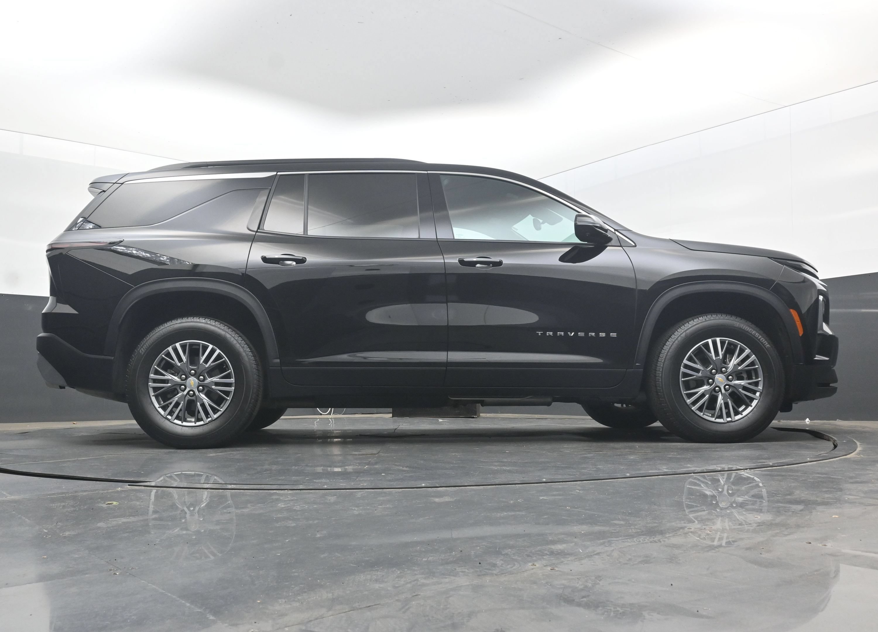 Used 2026 Chevrolet Traverse LT w/ Driver Confidence Package FWD image 31