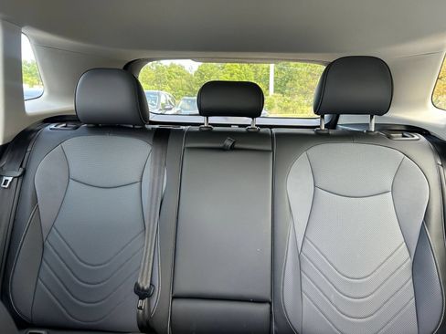 Used 2026 Volkswagen Tiguan SE AWD/4WD image 36