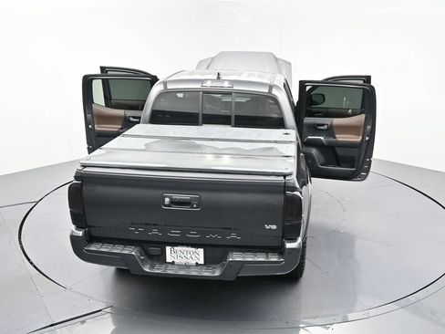 Used 2016 Toyota Tacoma Limited RWD image 25