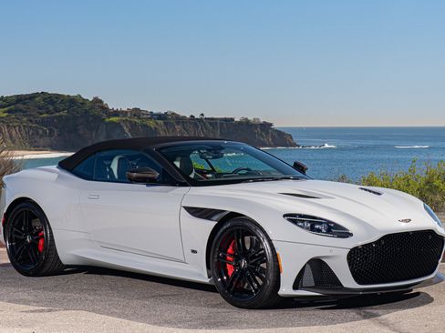 Used 2023 Aston Martin DBS Volante image 1