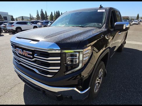 Used 2024 GMC Sierra 1500 SLT w/ Max Trailering Package AWD/4WD image 3