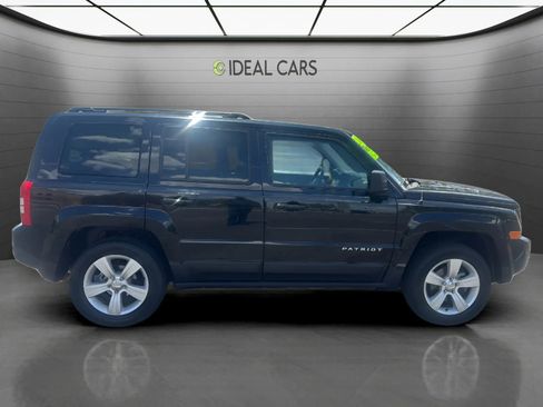 Used 2017 Jeep Patriot Latitude AWD/4WD image 4