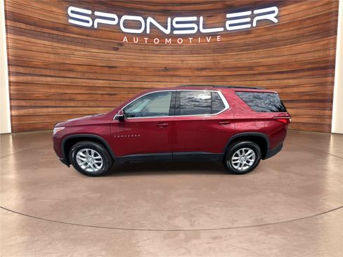 Used 2019 Chevrolet Traverse LT FWD image 3