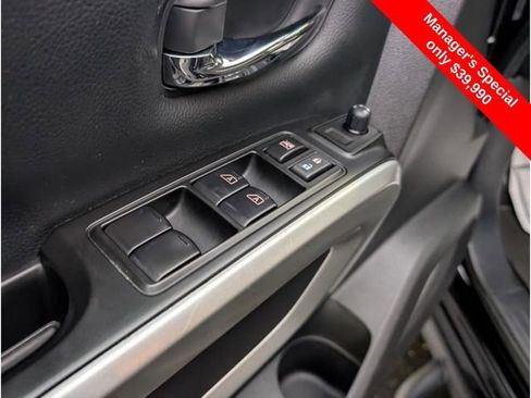 Certified 2024 Nissan Titan SV w/ SV Convenience Package image 18