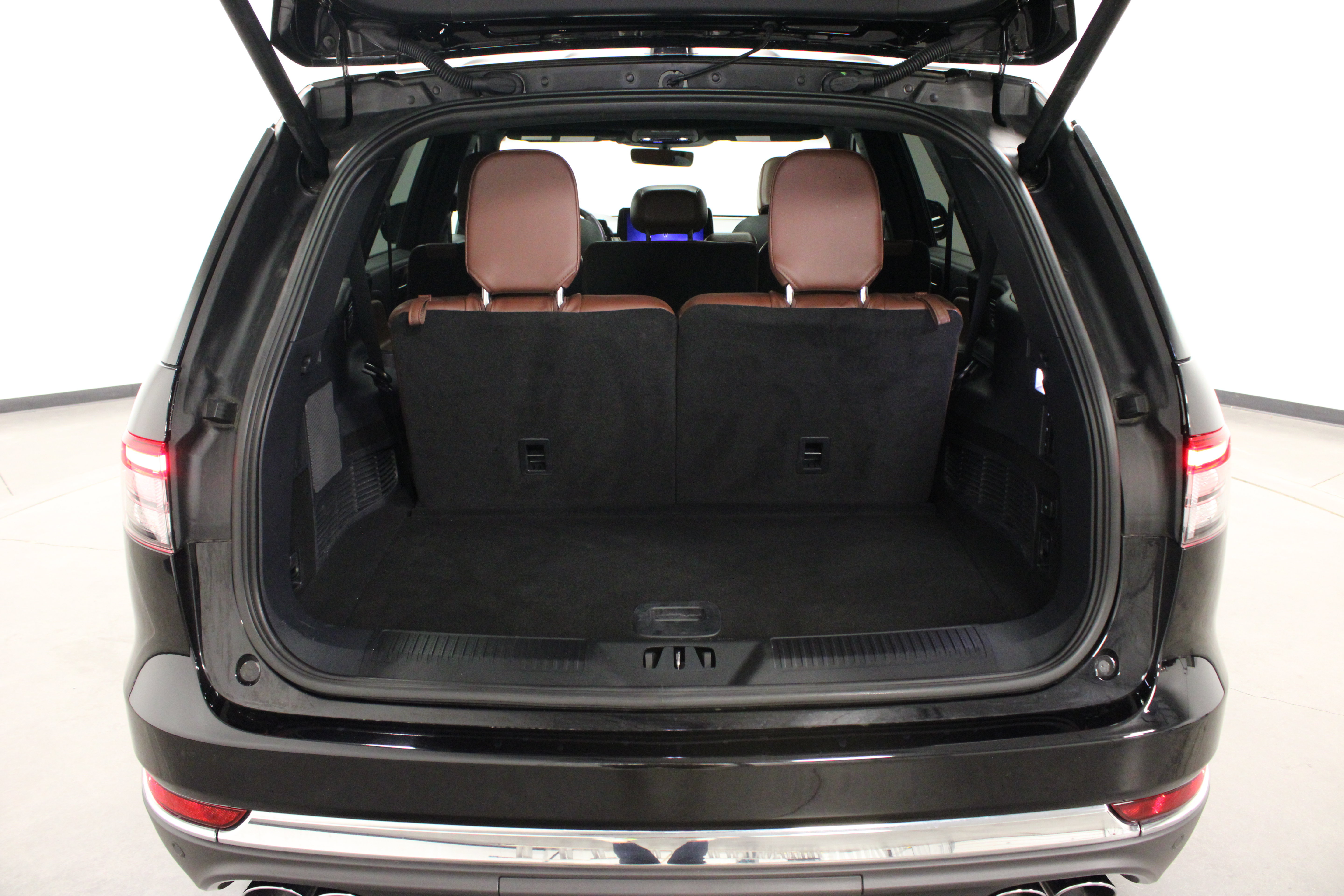 Used 2025 Lincoln Aviator Reserve AWD/4WD image 13
