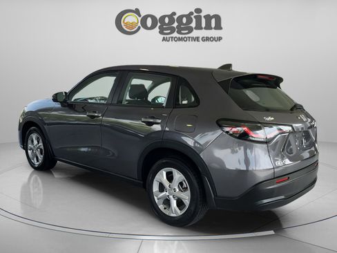 Certified 2023 Honda HR-V LX image 3