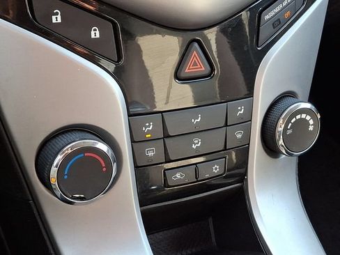 Used 2013 Chevrolet Cruze LS FWD image 16