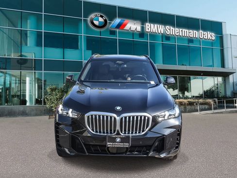 Used 2026 BMW X5 sDrive40i w/ M Sport Package RWD image 2