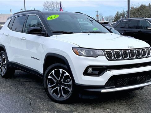 Used 2024 Jeep Compass Limited image 2