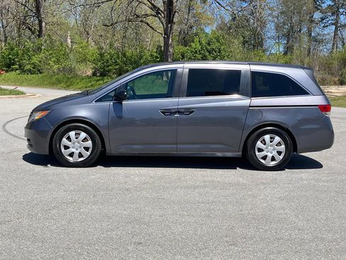 Used 2014 Honda Odyssey LX image 3