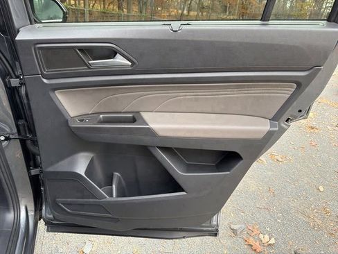 Used 2022 Volkswagen Atlas SE image 12