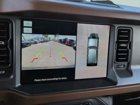 Used 2024 Ford Bronco Outer Banks AWD/4WD image 17