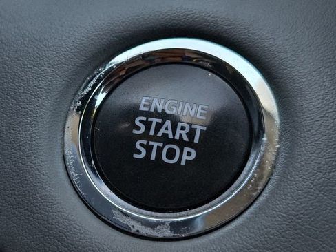 Used 2023 Toyota Highlander XLE FWD image 24