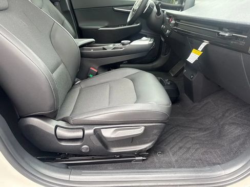 Used 2024 Kia EV6 Light AWD/4WD image 37