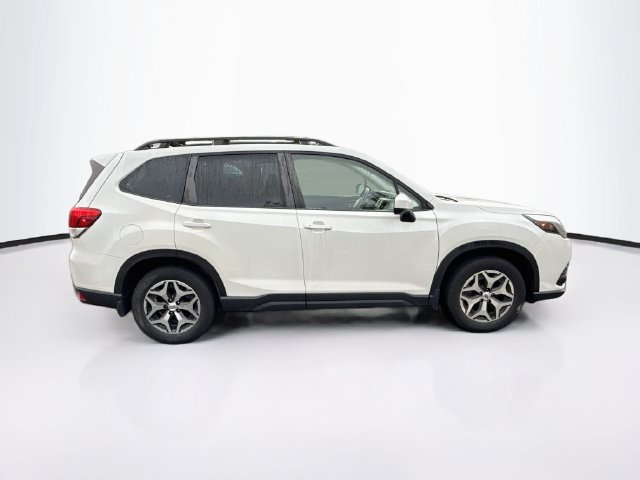 Certified 2023 Subaru Forester Premium AWD/4WD image 10