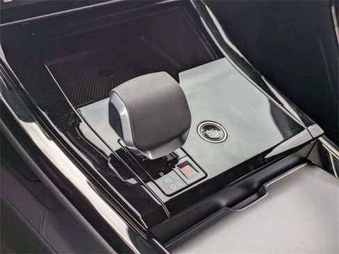 New 2025 Land Rover Range Rover Sport Dynamic SE image 9