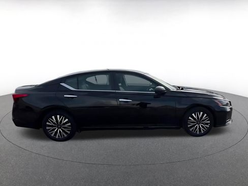 Used 2025 Nissan Altima 2.5 SV image 15