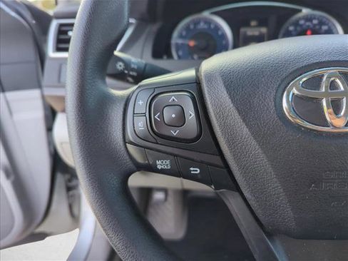 Used 2016 Toyota Camry LE image 12