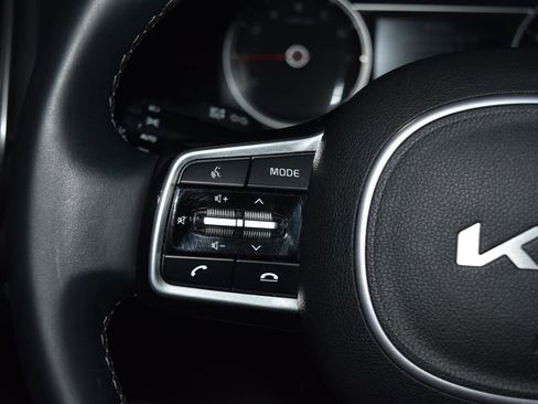 Used 2023 Kia Sorento S w/ Panoramic Sunroof Package image 7