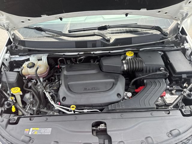 Used 2023 Chrysler Voyager LX FWD image 12