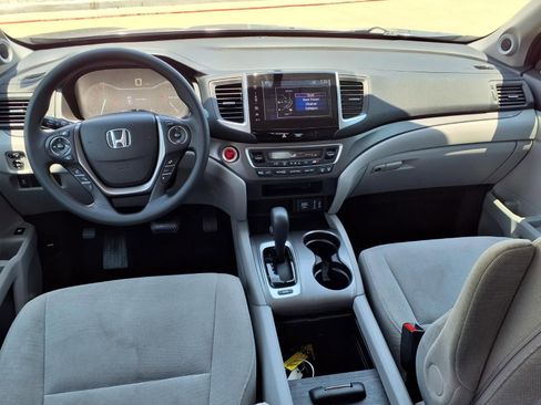 Used 2018 Honda Pilot EX image 12