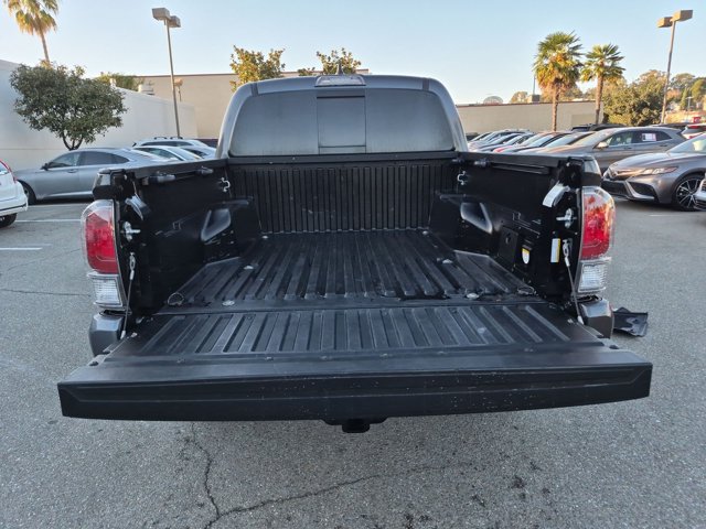 Used 2022 Toyota Tacoma TRD Sport AWD/4WD image 6