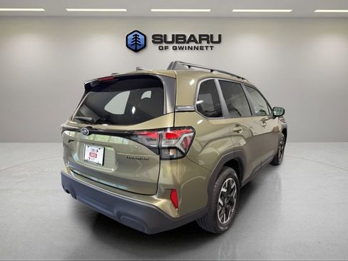 Certified 2025 Subaru Forester Premium AWD/4WD image 5