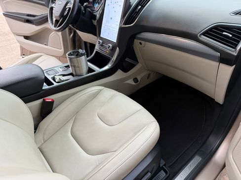 Used 2021 Ford Edge Titanium image 17