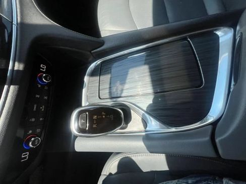 Used 2020 Buick Enclave Premium w/ Sun and Sites Package AWD/4WD image 25