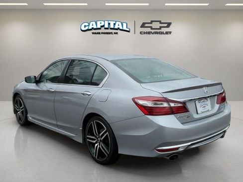 Used 2017 Honda Accord Sport Special Edition image 3