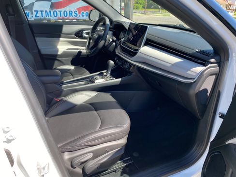 Used 2025 Jeep Compass Limited AWD/4WD image 12
