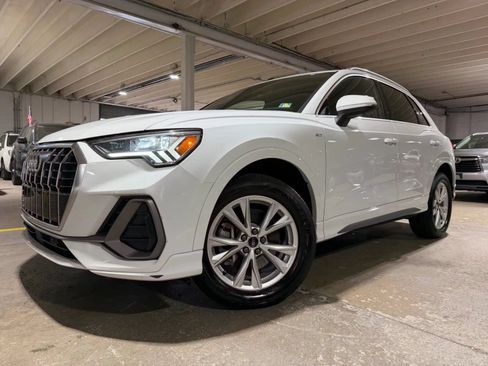 Used 2023 Audi Q3 2.0T Premium Plus w/ Premium Plus Package AWD/4WD image 2