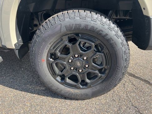 New 2025 Ford Ranger Lariat w/ Black Appearance Package image 20