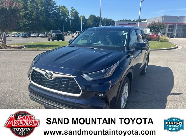 Used 2023 Toyota Highlander LE AWD/4WD image 7